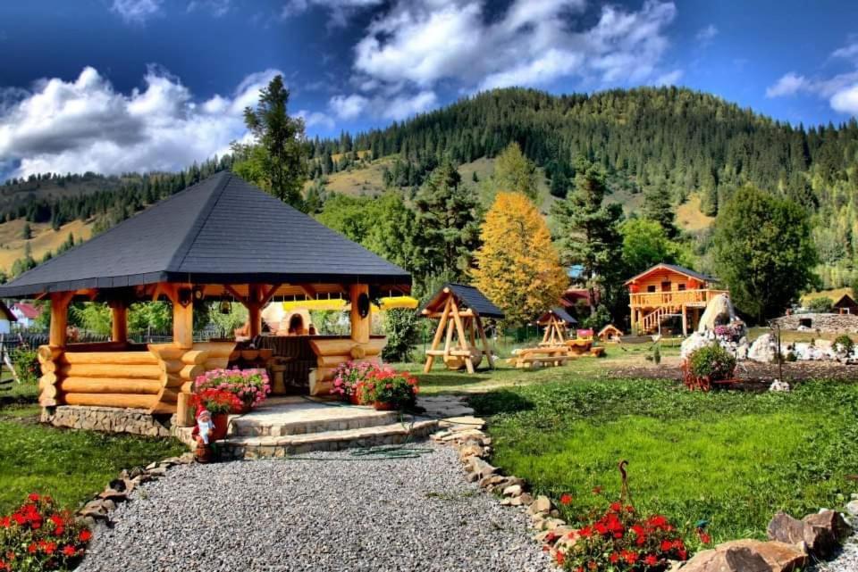 Casa Baciu Hotel Fundu Moldovei Exterior foto