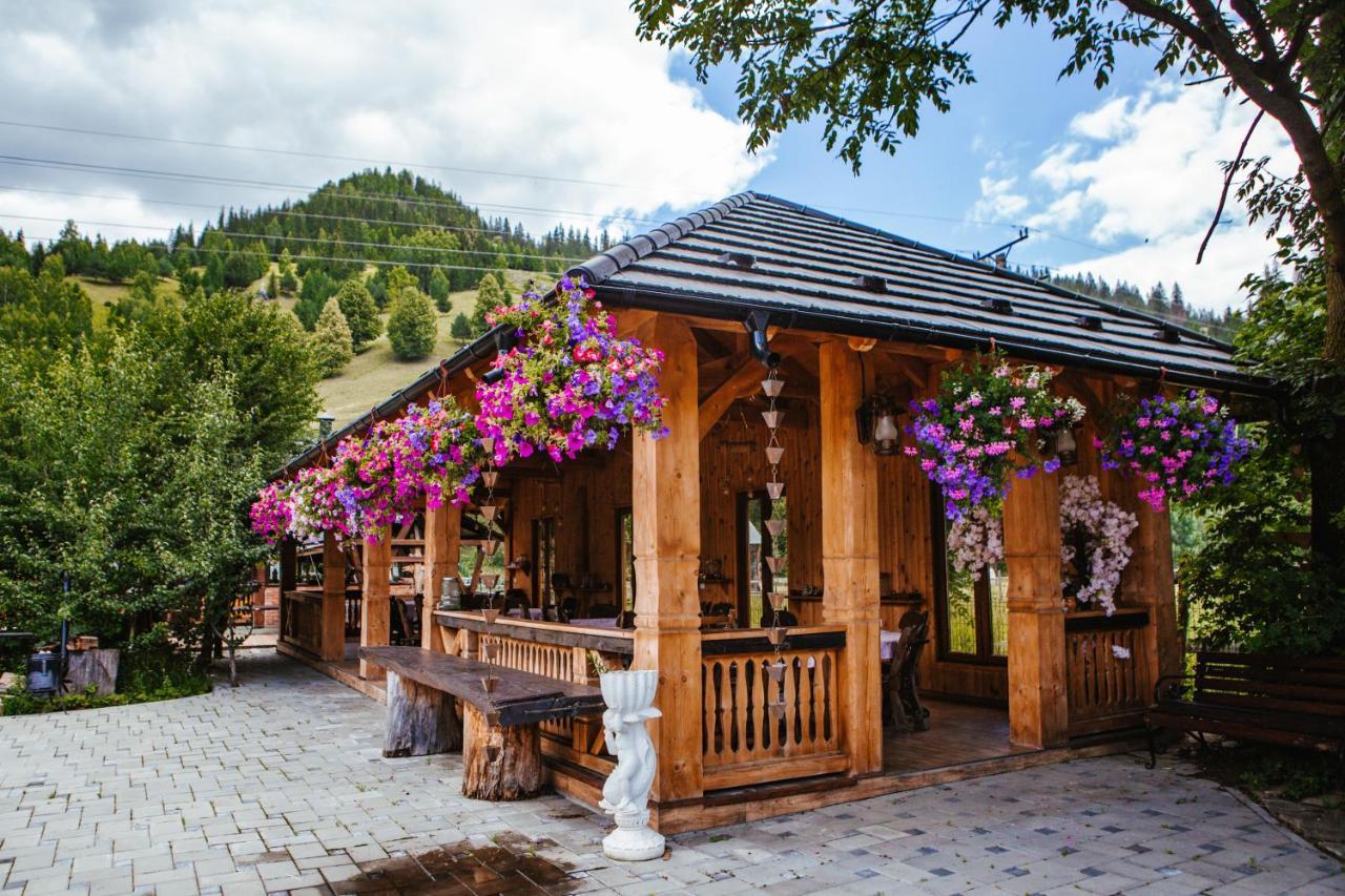 Casa Baciu Hotel Fundu Moldovei Exterior foto